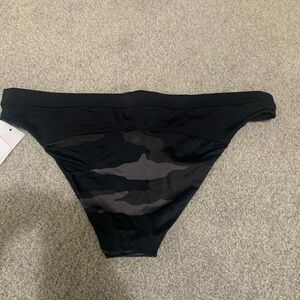 Athleta freestyle camo bathing suit bottom NEW MED with drawstring